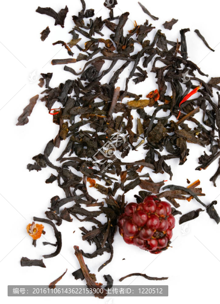 在白色背景上分離的茶