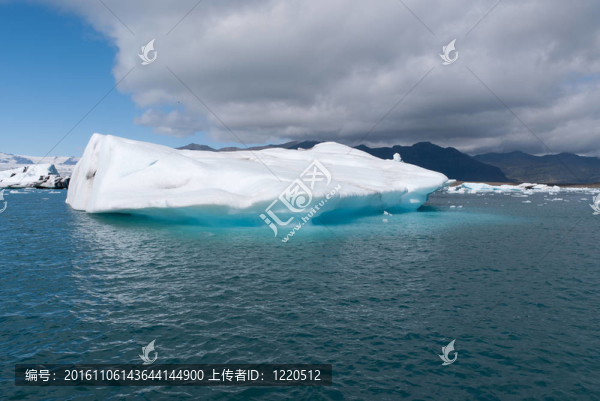 在冰島jokulsarlon湖