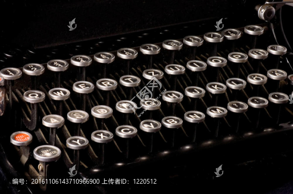 舊打字機(jī)；最后期限文本