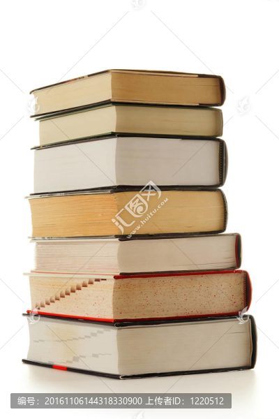 桌子上的書