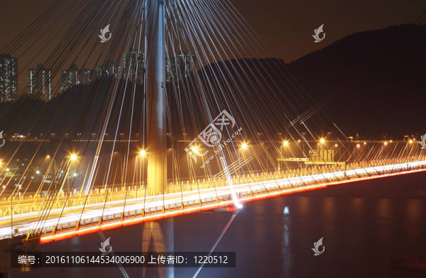 晚上在香港汀九橋
