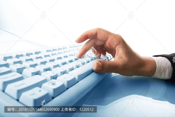 女孩打字