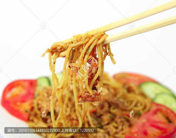 用筷子吃面條