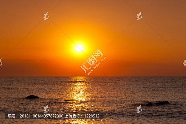 海上日出