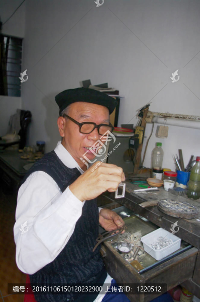 珠寶商看中的人