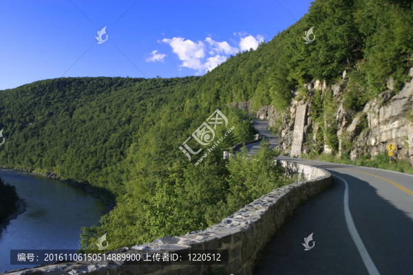 路上的風(fēng)景