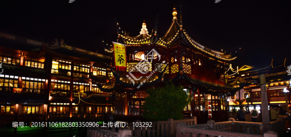 上海豫園古建筑夜景