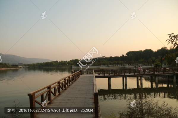 湖光山色