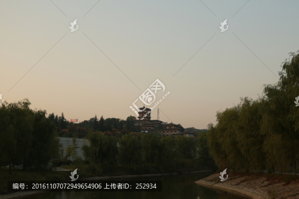 湖光山色