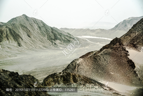 沙漠山丘