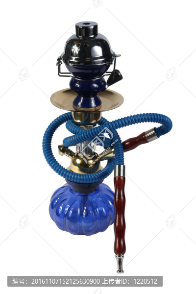 在白色背景的水煙