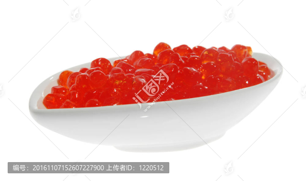 在一個(gè)白色的板紅魚(yú)子醬
