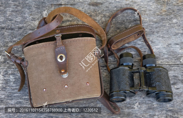 舊陸軍雙目望遠(yuǎn)鏡