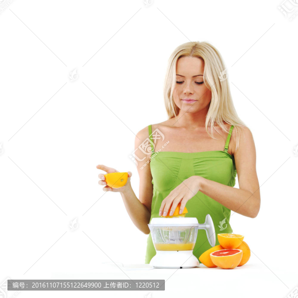 女人擠汁