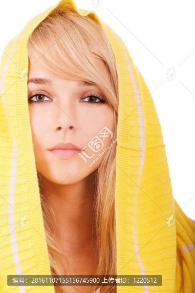 黃色頭巾的女人