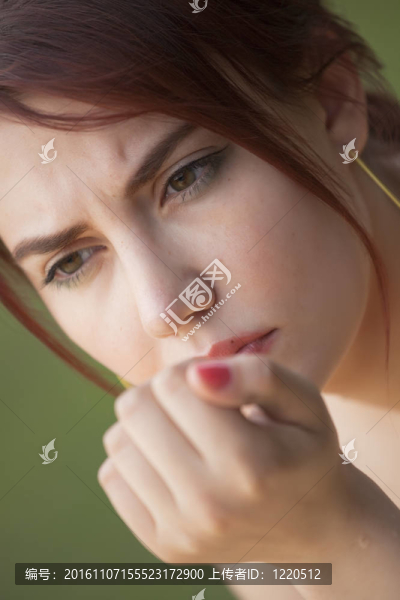 悲傷的女人