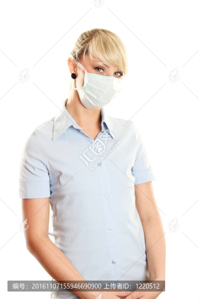 帶有流感面具的女人