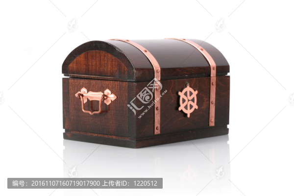 帶反射的封閉木制胸