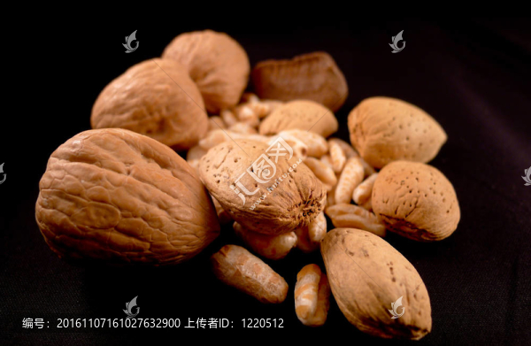 黑色混合堅(jiān)果