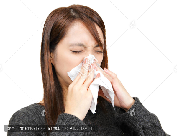 打噴嚏的女孩