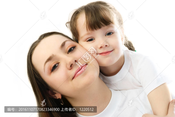 快樂(lè)的母親和女兒