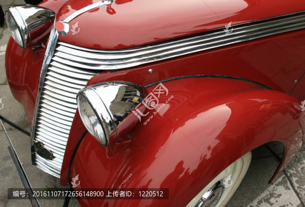 葡萄酒；閃亮；紅色汽車。經(jīng)典豪華豪華轎車。汽車歷史。
