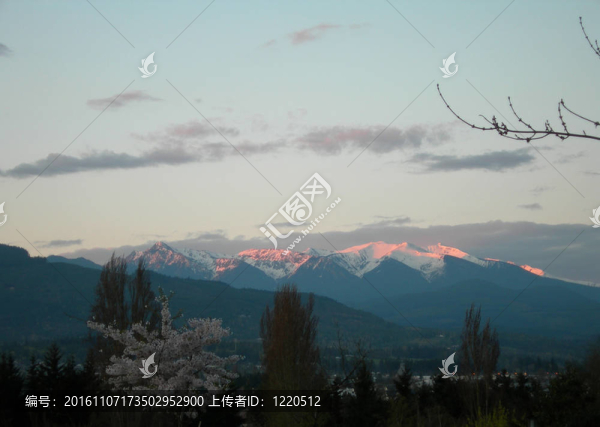 在奧林匹克山的日出。