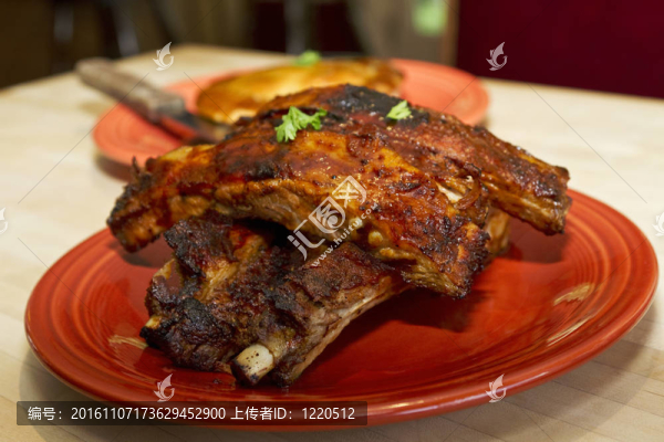 烤排骨；熱醬油