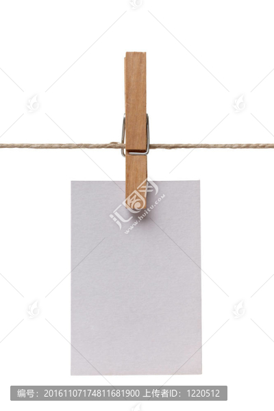晾衣繩上的衣夾和便條紙