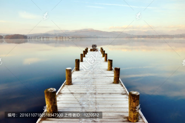 在英國湖區(qū)Windermere碼頭；