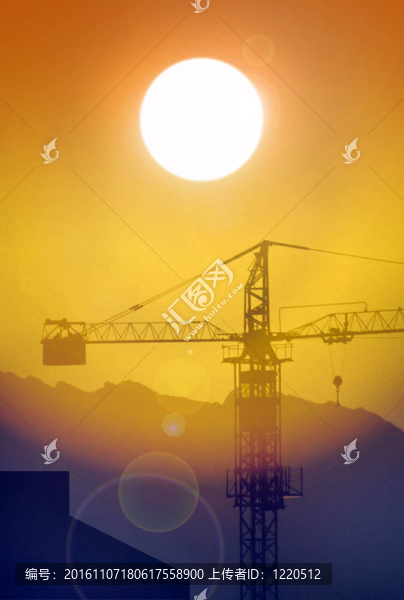 建筑起重機(jī)和太陽