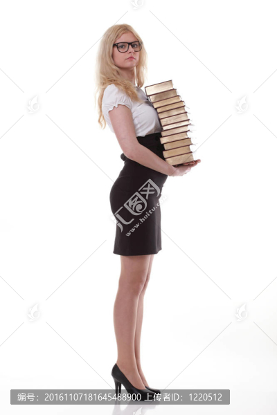 美麗的年輕婦女與書籍白色背景
