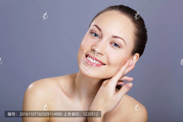 美麗的年輕女人的肖像