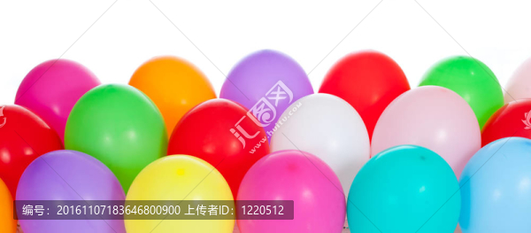 白色背景上的彩色氣球