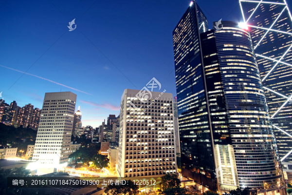 晚上在香港的辦公大樓