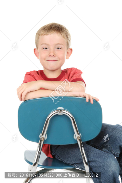 微笑的男孩