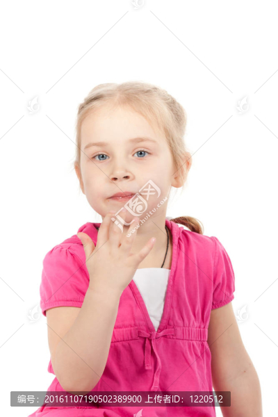 漂亮的女孩吃巧克力吧