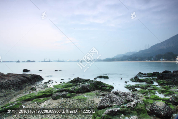 沿著海岸的日落