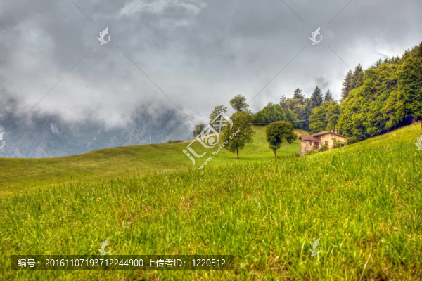 在貝加莫省山區(qū)小屋的HDR