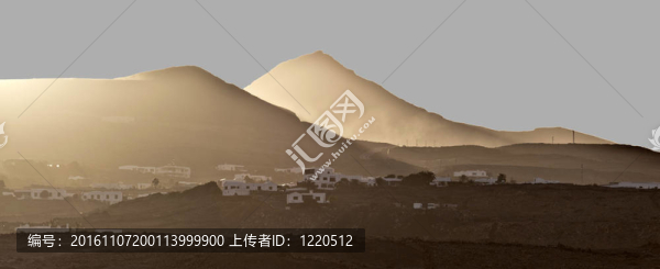 在蒂曼法亞火山地區(qū)Yaiza日落