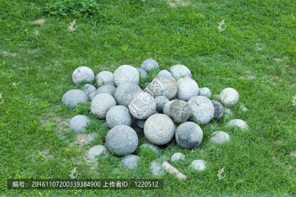 炮彈；米蘭Sforzesco城堡