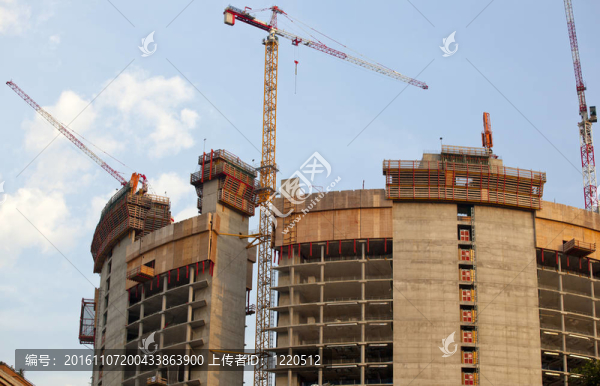 鶴在米蘭的一個(gè)建筑工地