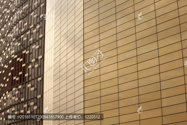 米蘭市的玻璃建筑