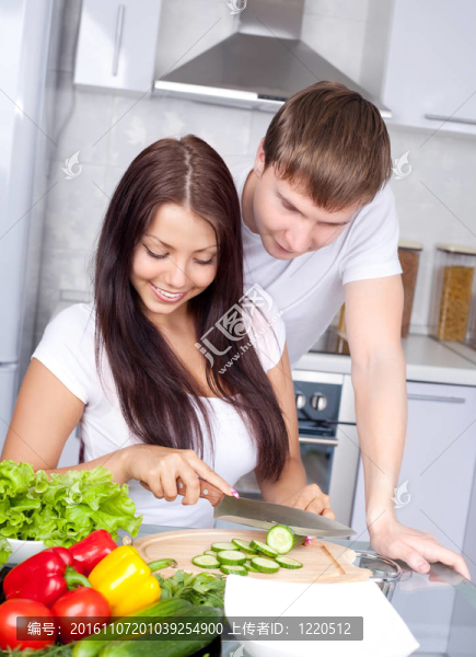 夫婦一起做飯
