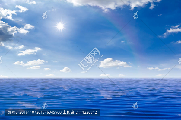 美麗的大海和陽光在藍天