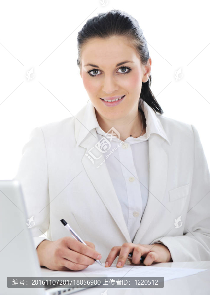 商務(wù)婦女簽署協(xié)議