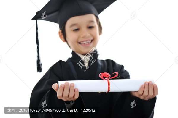 畢業(yè)文憑小學(xué)生；成功小學(xué)