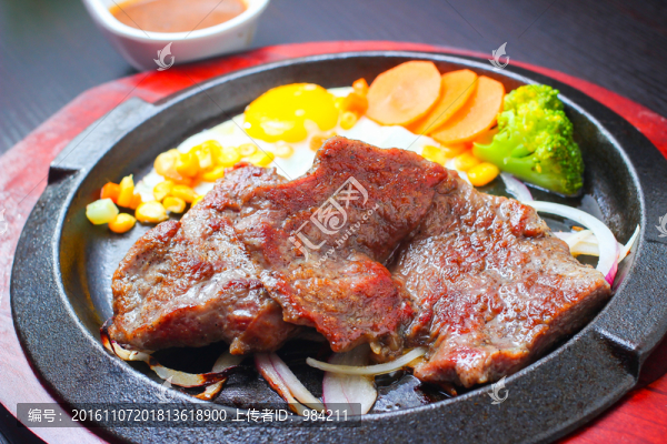 鐵板牛扒,鐵板牛排