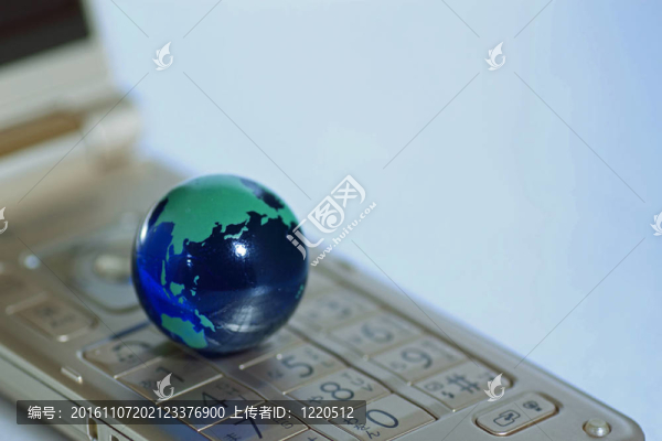 手機(jī)上的玻璃球