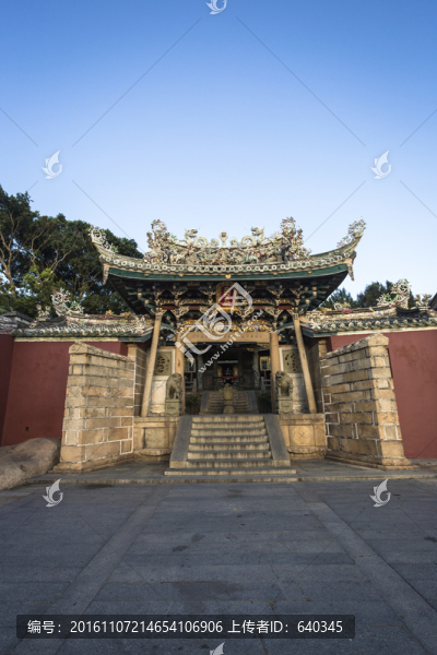 風(fēng)動(dòng)石景區(qū)